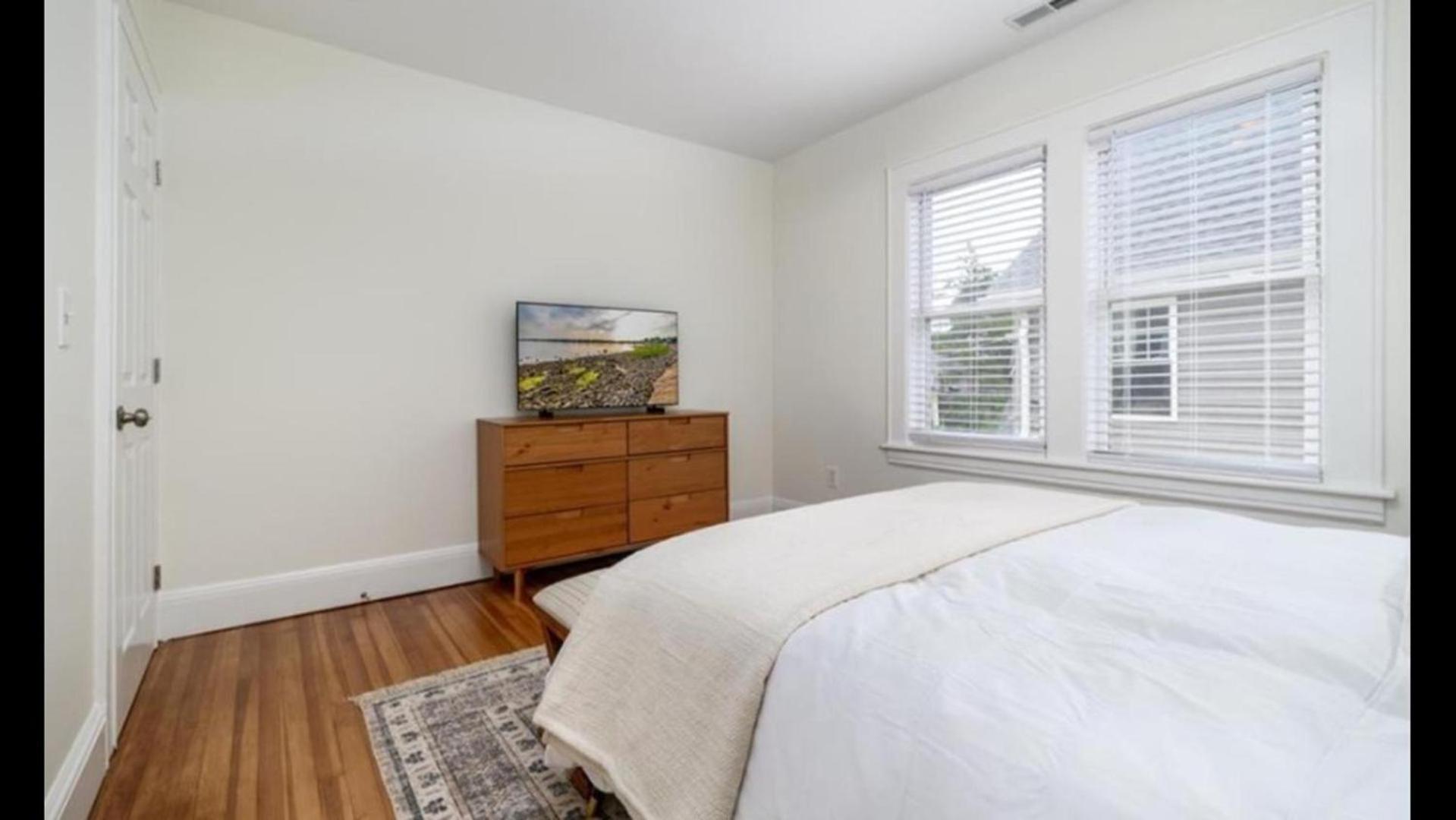 Black Rock Home - 4 Bed - Jacuzzi Bath - Beach Bridgeport Esterno foto